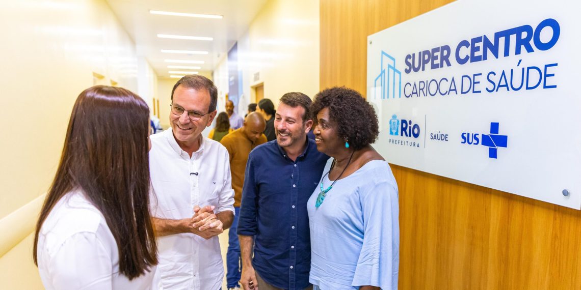 Líder nas pesquisas, Eduardo Paes promete oito Super Centros de Especialidades para reduzir filas na saúde do RJ