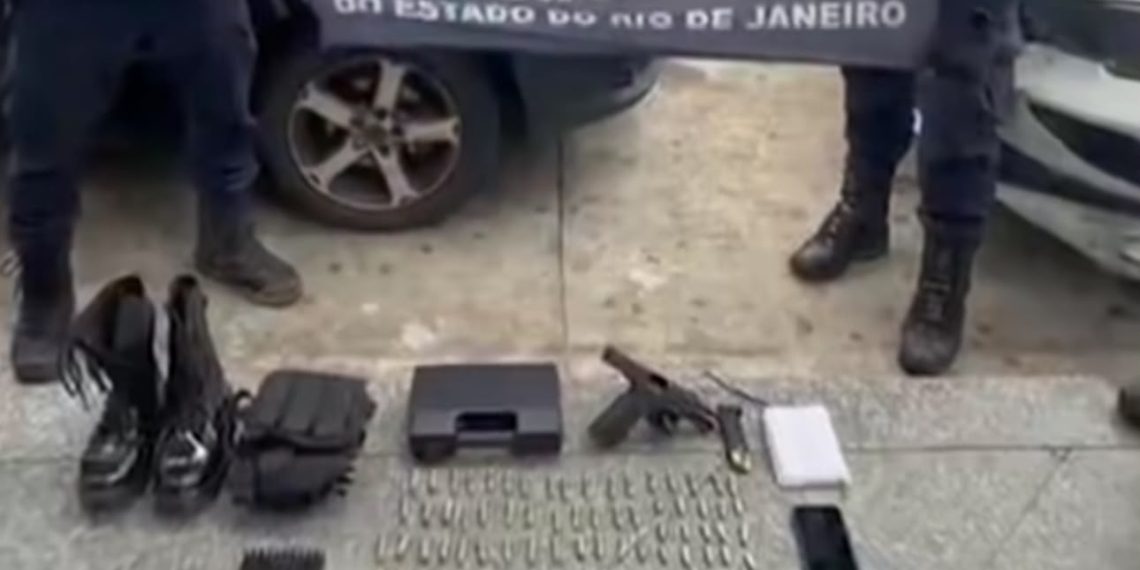 PM apreende arma que teria sido usada em homicídio na praia do Farol