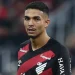 Arthur Dias, do Athletico e da seleção brasileira, vira o zagueiro mais valioso do Brasileirão
