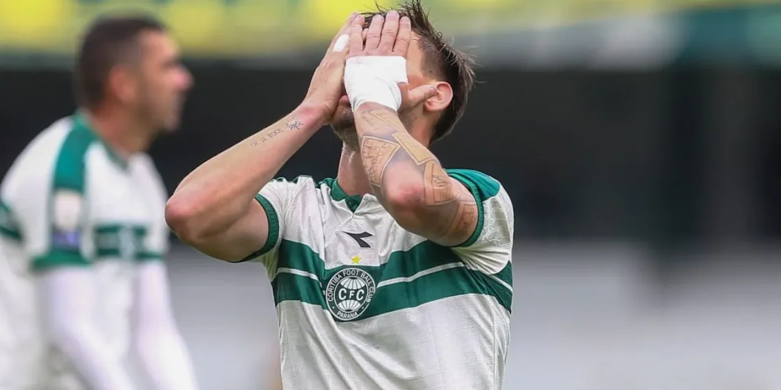 Coritiba, muito complacente, foi derrotado; Athletico, muito dispersivo, também perdeu