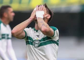 Coritiba, muito complacente, foi derrotado; Athletico, muito dispersivo, também perdeu