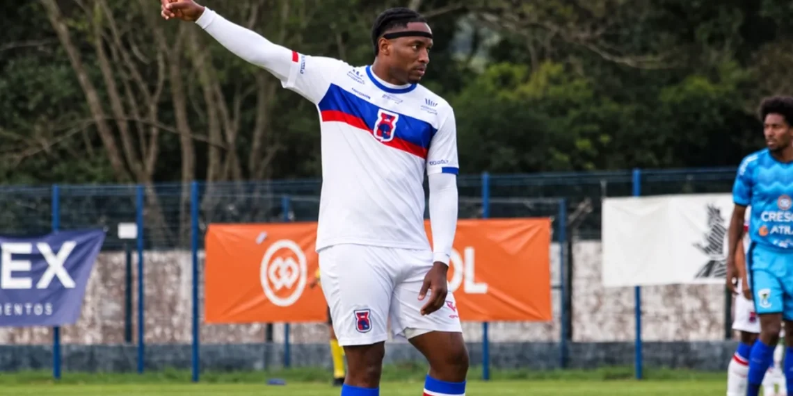 Paraná Clube desperdiça chances e perde a liderança da Copa Paraná