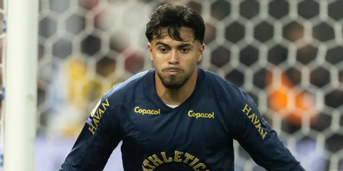 Mycael fala em “sensação de gol” após salvar Athletico no fim