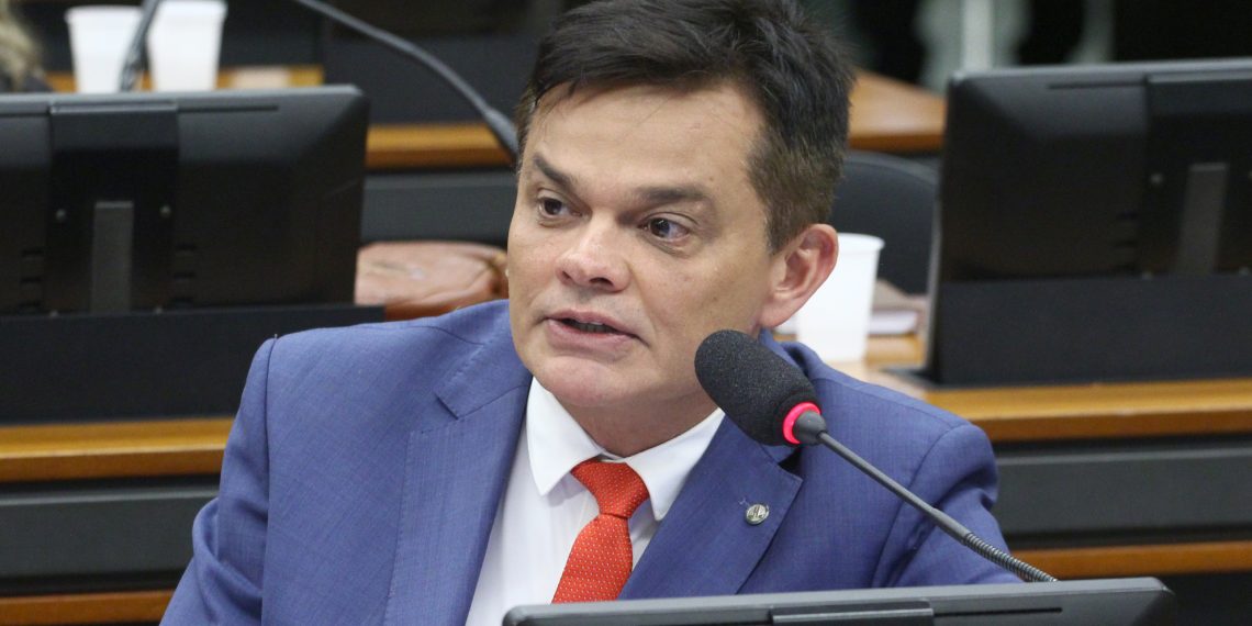 Justiça Eleitoral defere por unanimidade candidatura de Dimas Gadelha a deputado federal