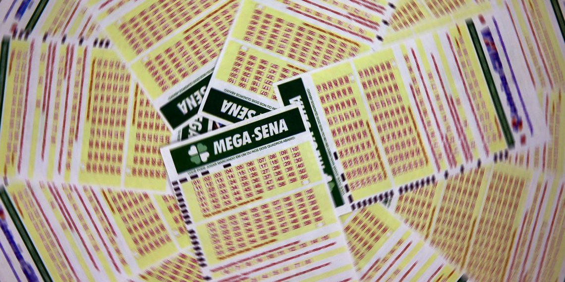 Mega-Sena acumula para R$ 102 milhões; confira os números sorteados