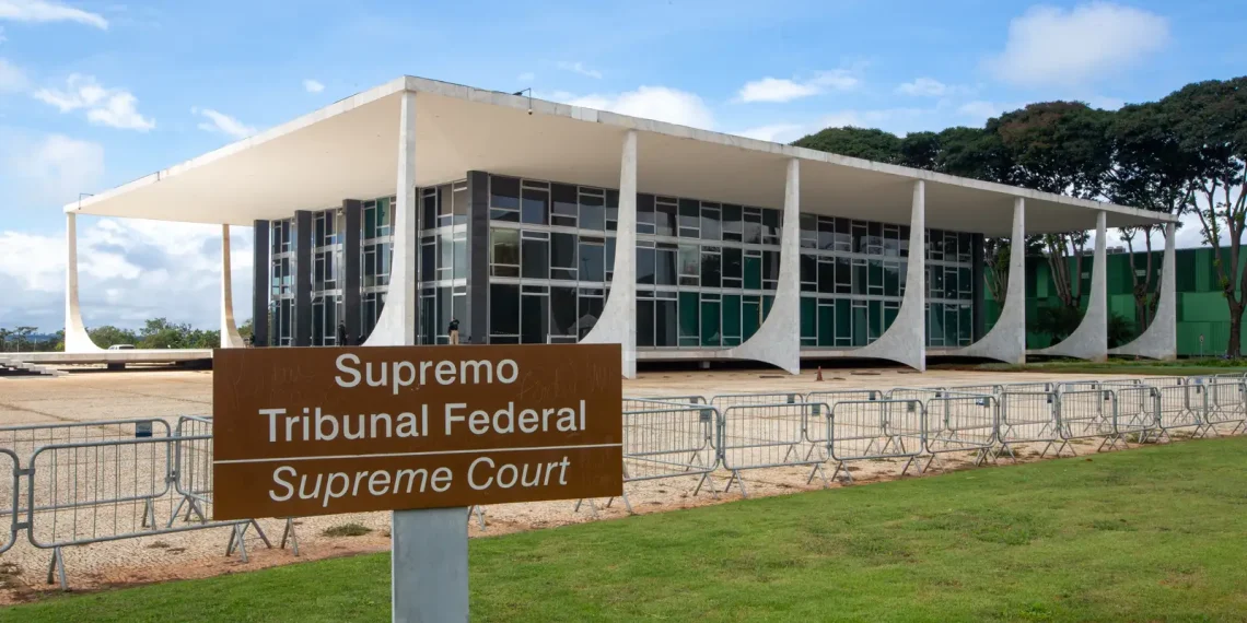 Homem é preso ao tentar invadir a sede do STF em Brasília