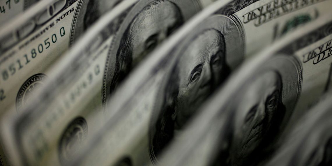 Dólar sobe 8,21%, e bolsa cai 13,88% após reeleição de Lula