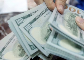 Dólar sobe 1,15% e fecha a R$ 5,09 em dia de cautela
