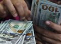 Dólar fecha a R$ 5,44 e registra maior alta semanal desde 2008