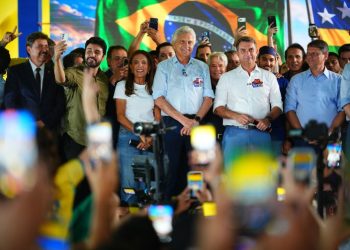 Estudantes fazem ato no Rio de Janeiro em defesa de voto em Lula