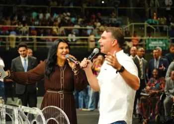 Flávio passa domingo reunido com prefeitos e vereadores de São Paulo