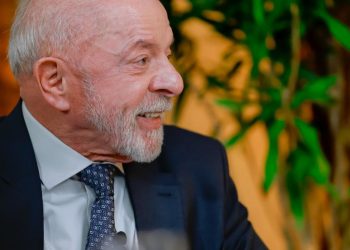 Lula diz que vai entregar amanhã ao TSE pedido de abertura de sigilo