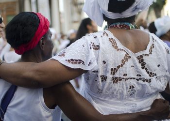 Ataques a símbolos religiosos reacendem debate sobre intolerância