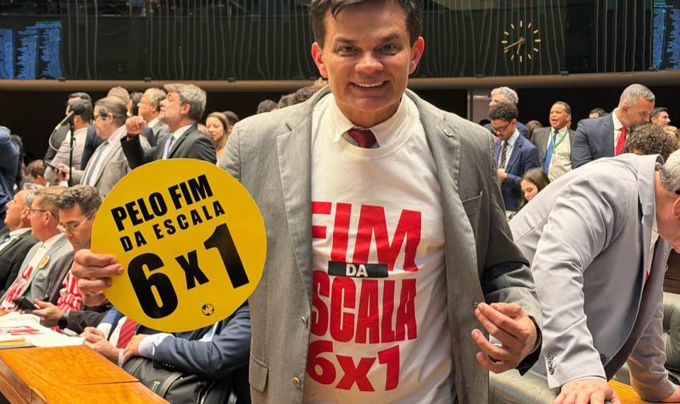 A menos de 24 horas da eleição, Dimas Gadelha reforça defesa do fim da escala 6×1