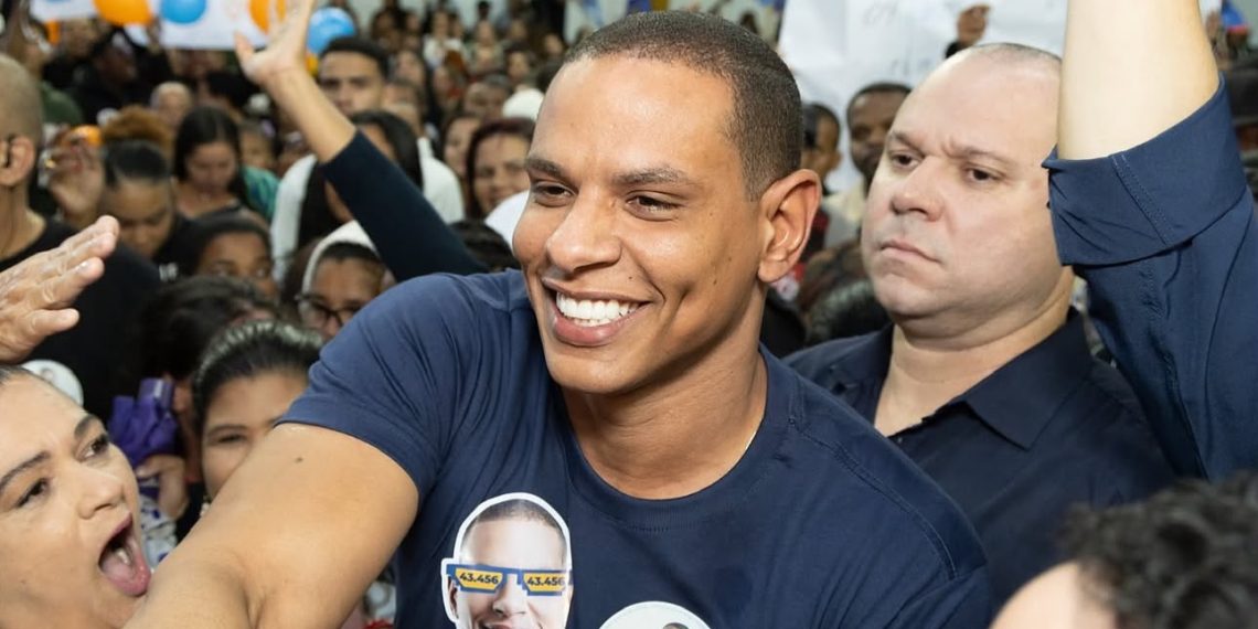 Maicon Cruz lidera votação entre nomes da oposição em Campos