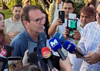 Eduardo Paes fala em “jogo ensaiado” de Garotinho