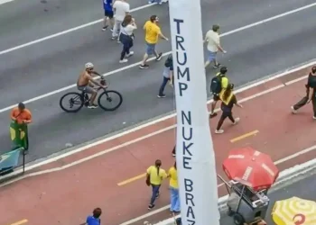 Campanha de Flávio Bolsonaro realiza manifestação na Paulista