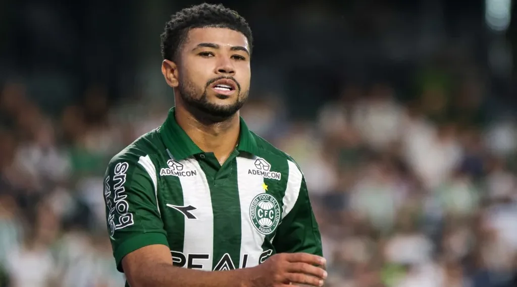 Novo uniforme? Coritiba pode virar porta de entrada do mercado brasileiro à empresa italiana