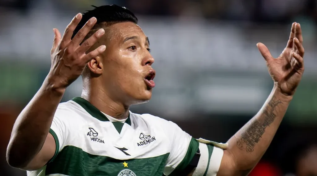 Colombiano Sebástian Gómez se torna o estrangeiro com mais jogos pelo Coritiba