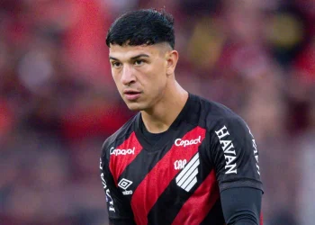 Esquivel se declara ao Athletico e comenta rumores de saída para o futebol europeu
