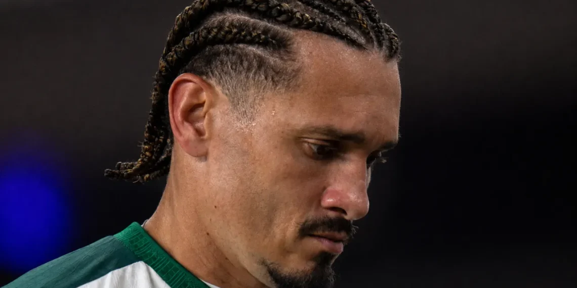 Sem espaço com Seabra, líder do elenco pode voltar a ser titular contra o Botafogo