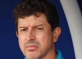 Paraná Clube desafia temporal e campo alagado para igualar recorde de invencibilidade