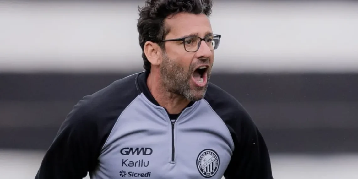 Alex volta para casa em preparação especial para reencontrar o Operário pela Série B