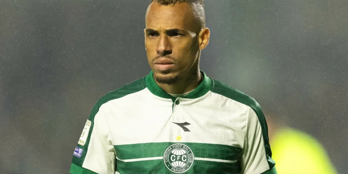 Artilheiro do Coritiba no Brasileirão vive jejum após a Copa do Mundo
