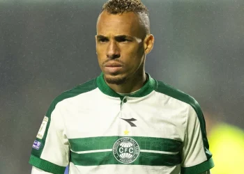 Artilheiro do Coritiba no Brasileirão vive jejum após a Copa do Mundo