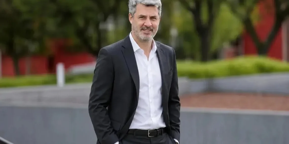 Ex-Athletico manda recado ao chegar em SAF da Série B com torcida gigante