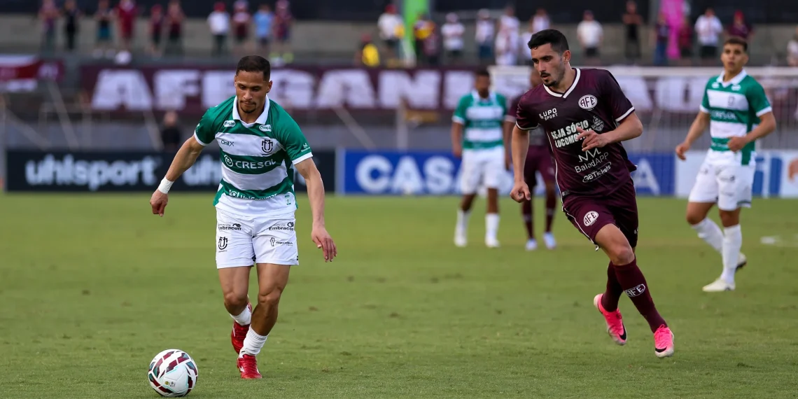 Com provocação e pancadaria no final, Maringá vence Ferroviária e conquista título inédito da Série C
