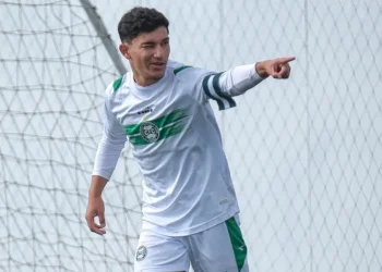 Promessa do Coritiba é convocada pela seleção brasileira sub-15