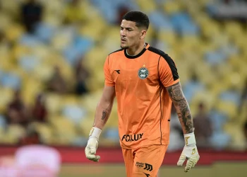 Savarino acaba com o Coritiba, que precisa reagir agora para não flertar com desastre no Brasileirão