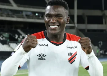 Viveros entra na lista dos 10 maiores artilheiros do Athletico na era dos pontos corridos
