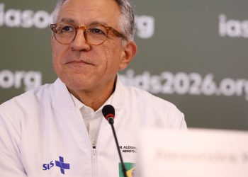 PF desmente Veja; Padilha aciona Justiça sobre fake news contra Lula
