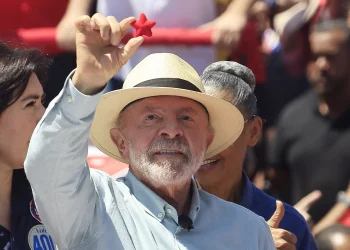 Lula avança em redutos do PL no Rio e ganha quase 177 mil votos na Baixada Fluminense