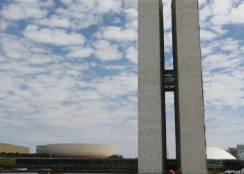 Presidente do Senado marca para segunda votação do fim da escala 6×1
