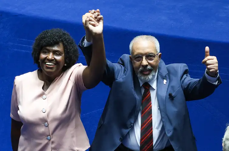 Alcolumbre homenageia Paim no fim da 6×1; entenda motivo