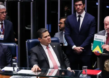 Congresso promulga emenda de aposentadoria especial de agente de saúde